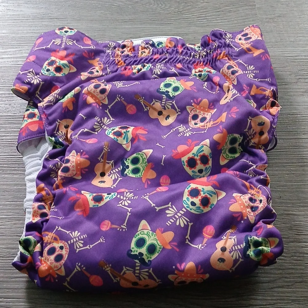 CuteBone purple skull print female dog diaper Sz XL NWOT